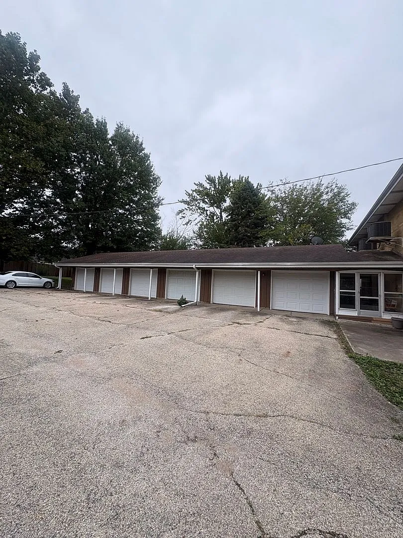 603 Devonshire Rd — Photo 3