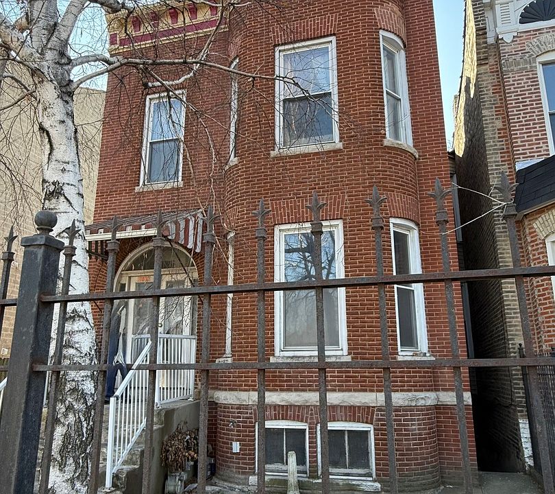 1st image of 2831 W Congress Pkwy
