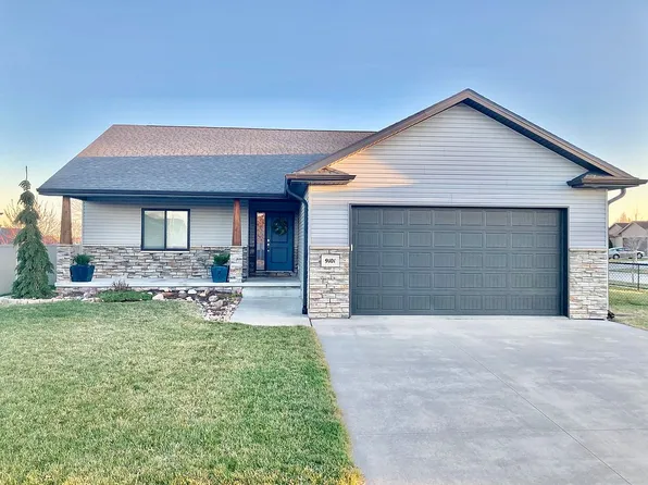 9101 Mustang Dr, Lincoln, NE 68507