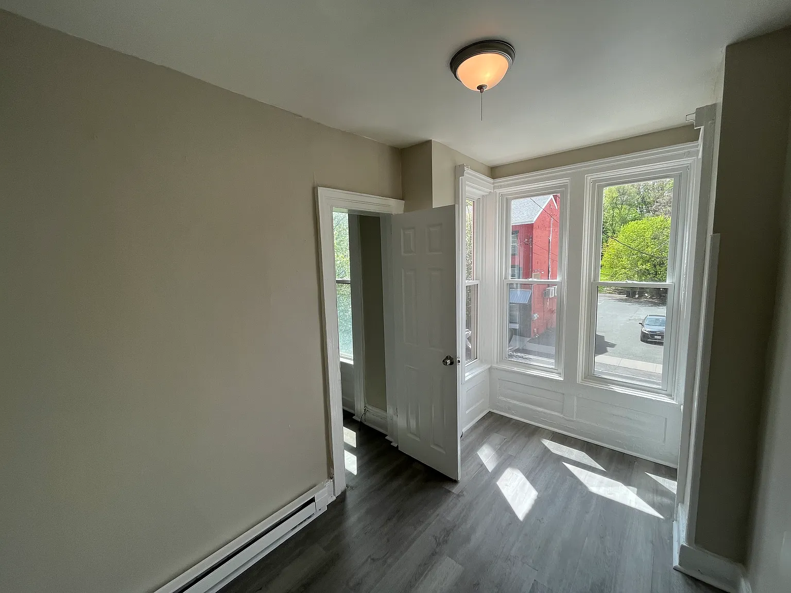 3 bed, $1,500 — Photo 4