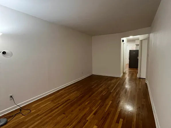 1669 East 9th Street image 1 of 11