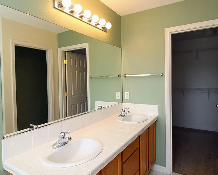 15542 SE Thornbridge Dr — Photo 18
