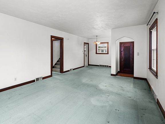 5th image of 925 24th St