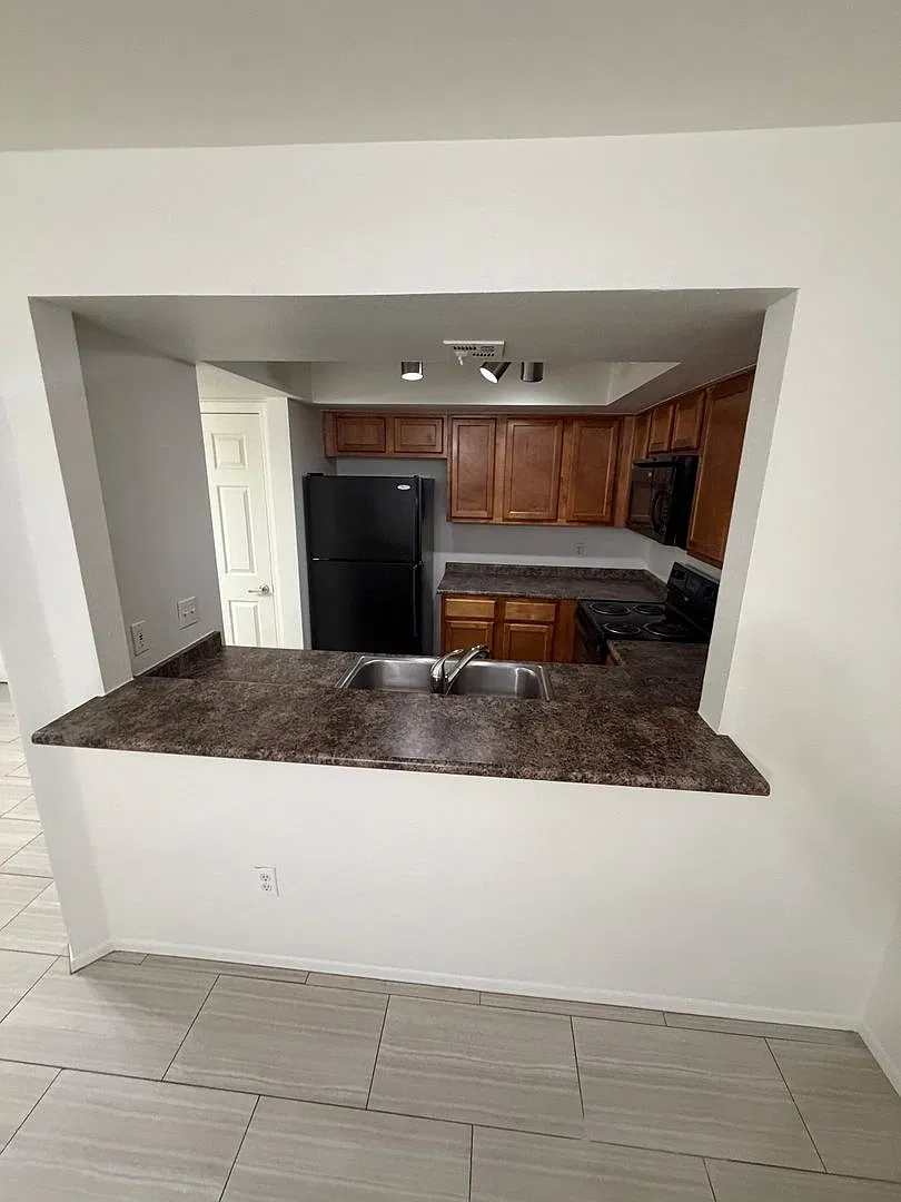 1331 W Baseline Rd — Photo 3