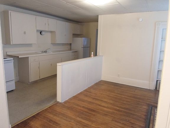 2nd image of 1401 Sylvanie St APT B