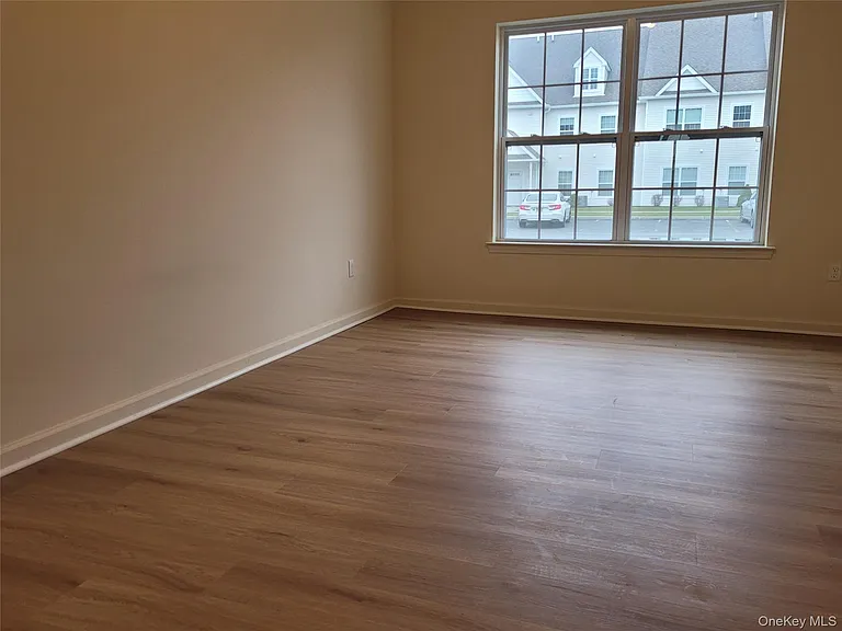 260 Ruth Ct — Photo 7