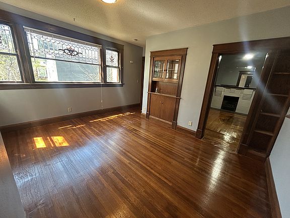 4th image of 534 W Cavour Ave #1
