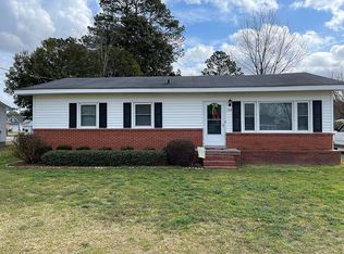 114 Carolina Ave, Clinton, NC 28328