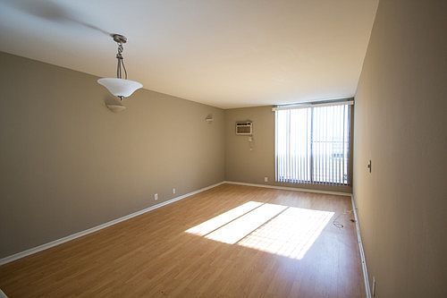 4th image of 435 S Mariposa Ave APT 305