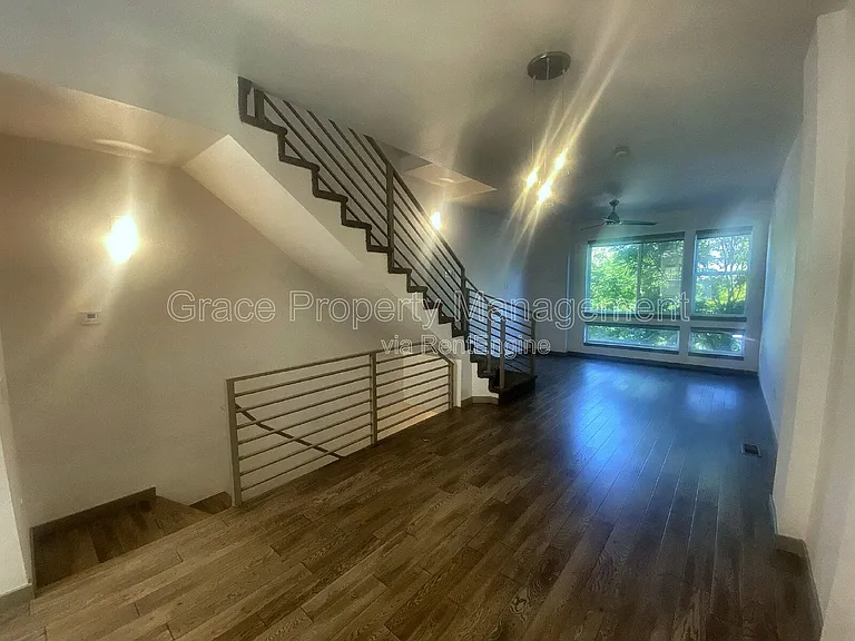 2200 Tremont Pl #6 — Photo 9