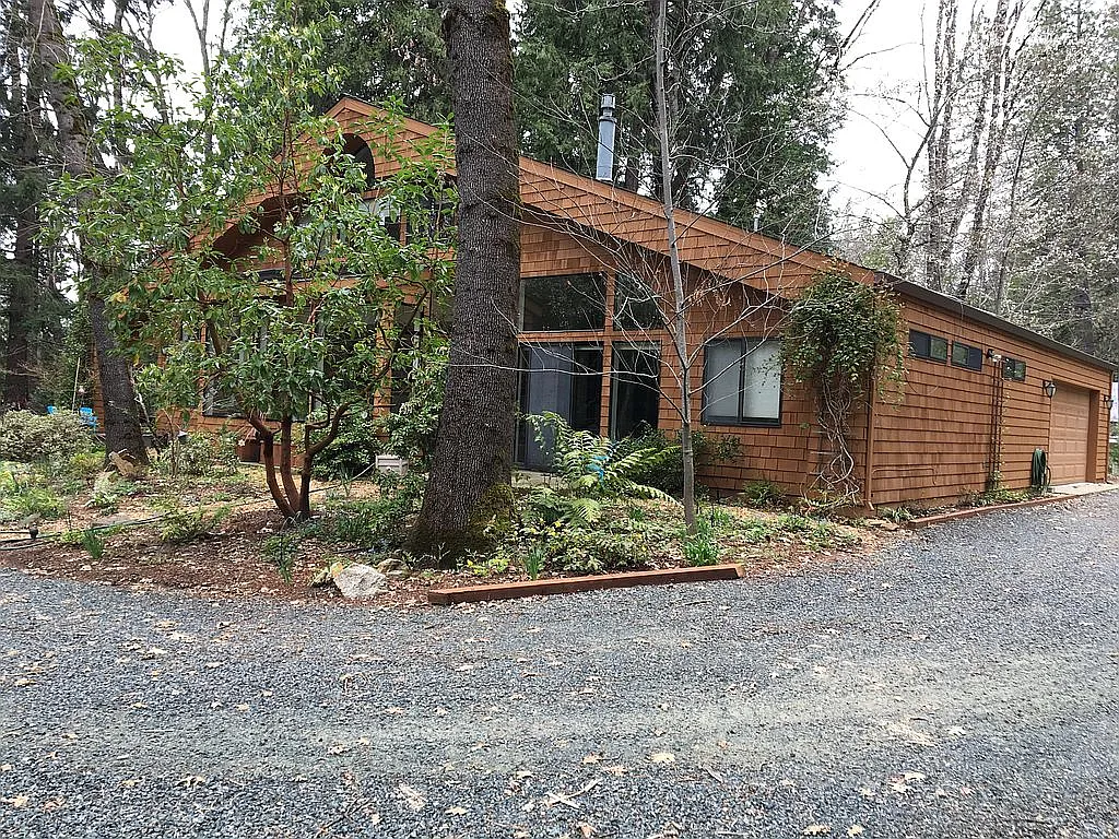 10987 Berggren Ln photo 1
