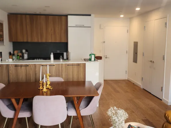 445 West 35th Street image 3 of 15