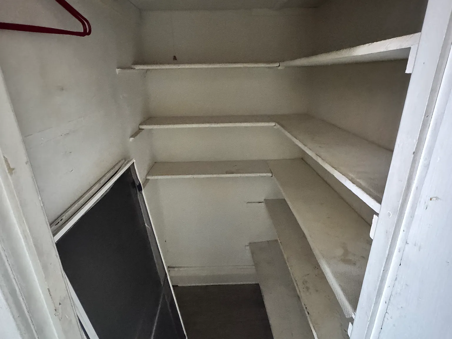 801 W Pleasant St — Photo 3
