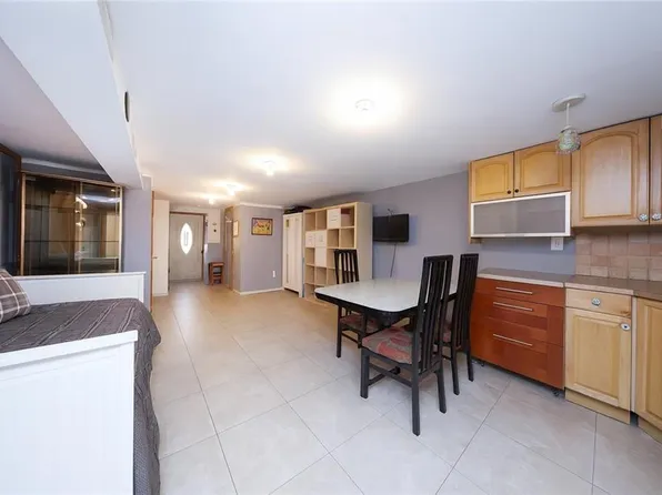 127 Bay 23rd Street image 20 of 31