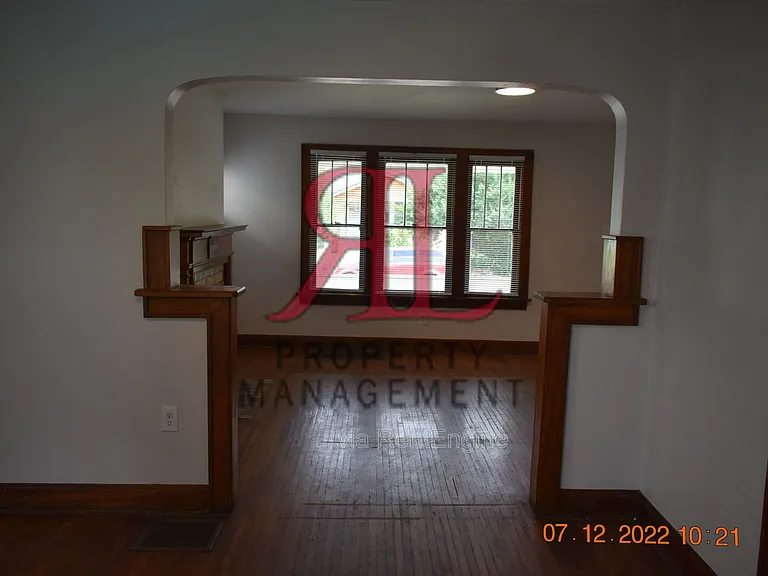 765 E Deshler Ave — Photo 10