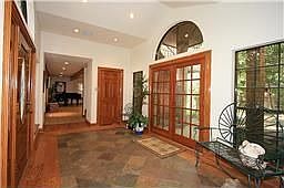 3rd image of 723 Crestwood Dr