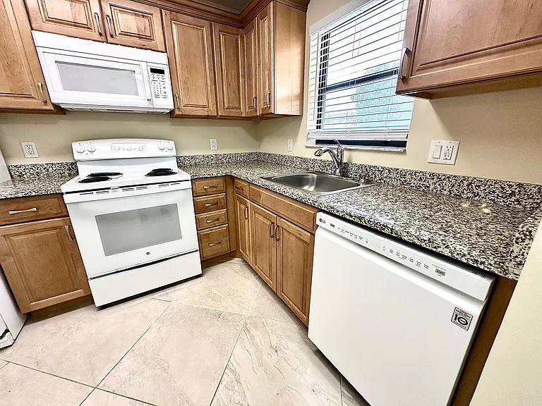 21904 Lake Forest Cir #101 — Photo 4