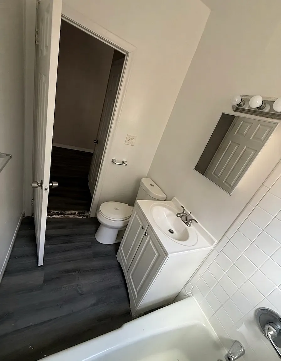 2 bed, $1,600 — Photo 4