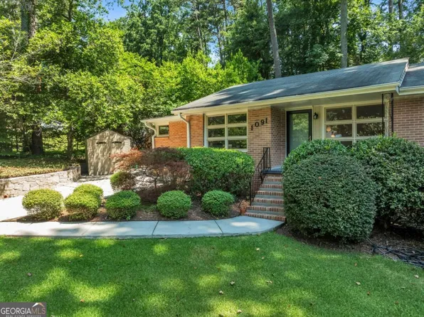 1091 N Valley Dr, Decatur, GA 30033