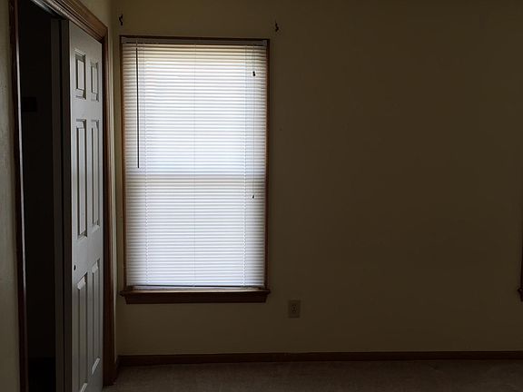 5th image of 240 Windbrooke Ln