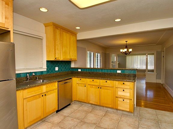 3rd image of 1032 Paloma Ave #1032