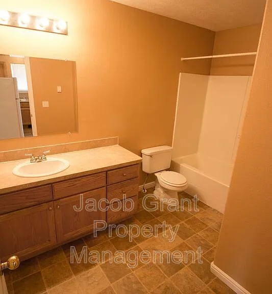 975 Eve Dr #3 — Photo 5