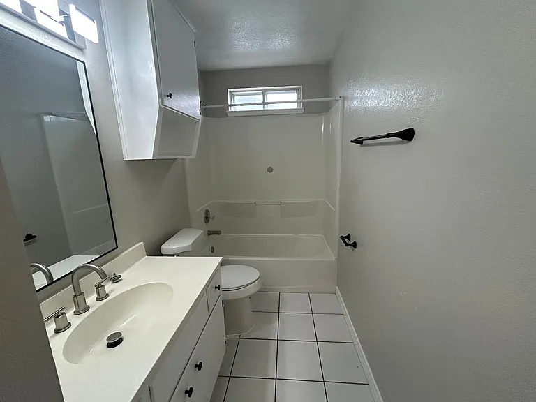 1310 Goodhue Dr — Photo 5