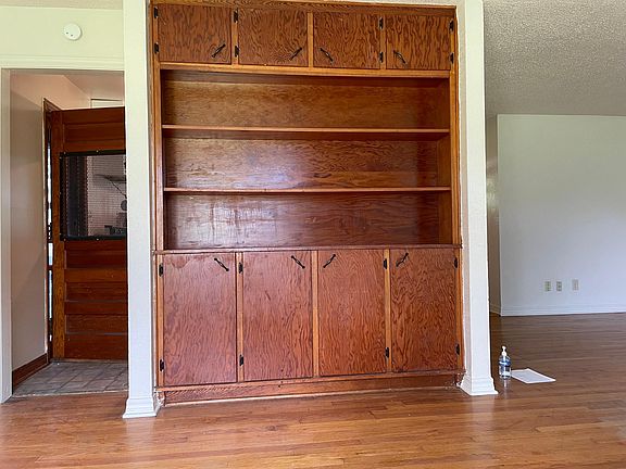4th image of 4646 NW 19th St