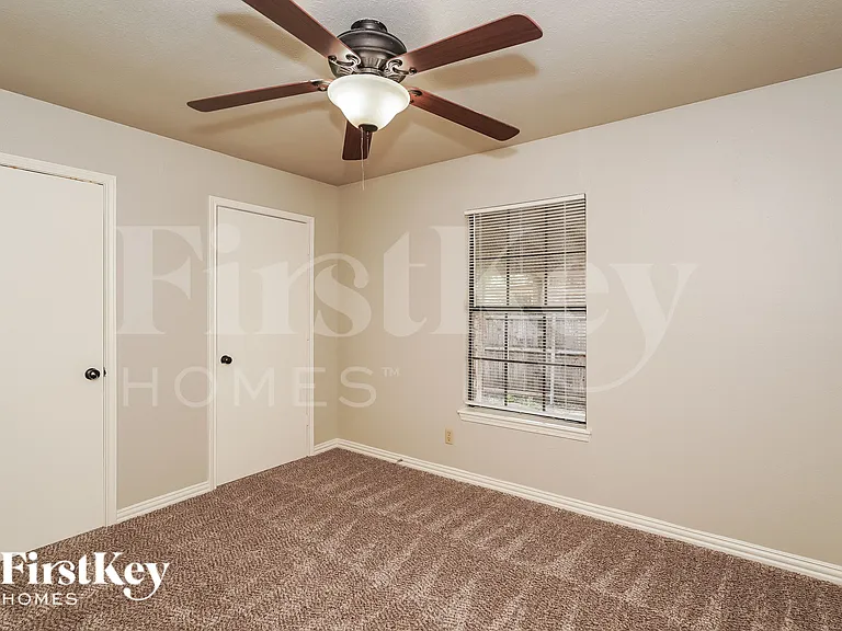 7116 Wayfarer Trl — Photo 16