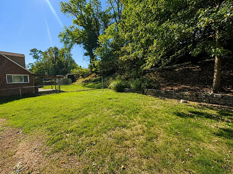 418 Pennwood Dr — Photo 15