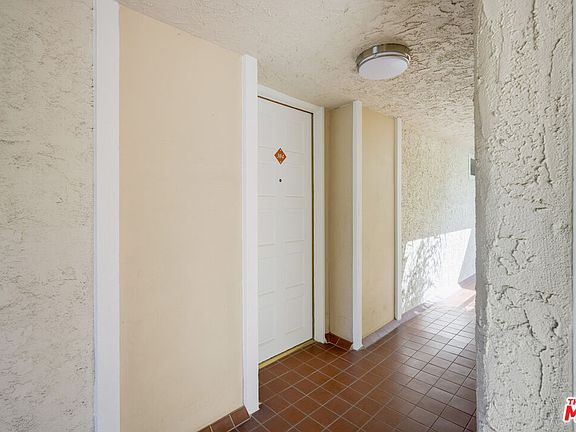 3rd image of 1885 Veteran Ave APT 304