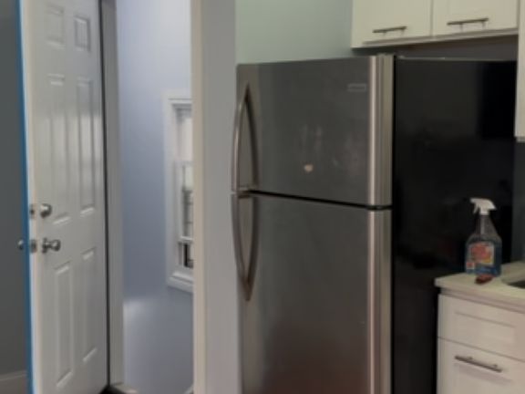 4th image of 818 E 216th St Floor 2