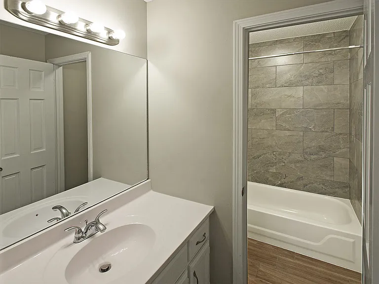 4108 Nipoma Cv — Photo 8