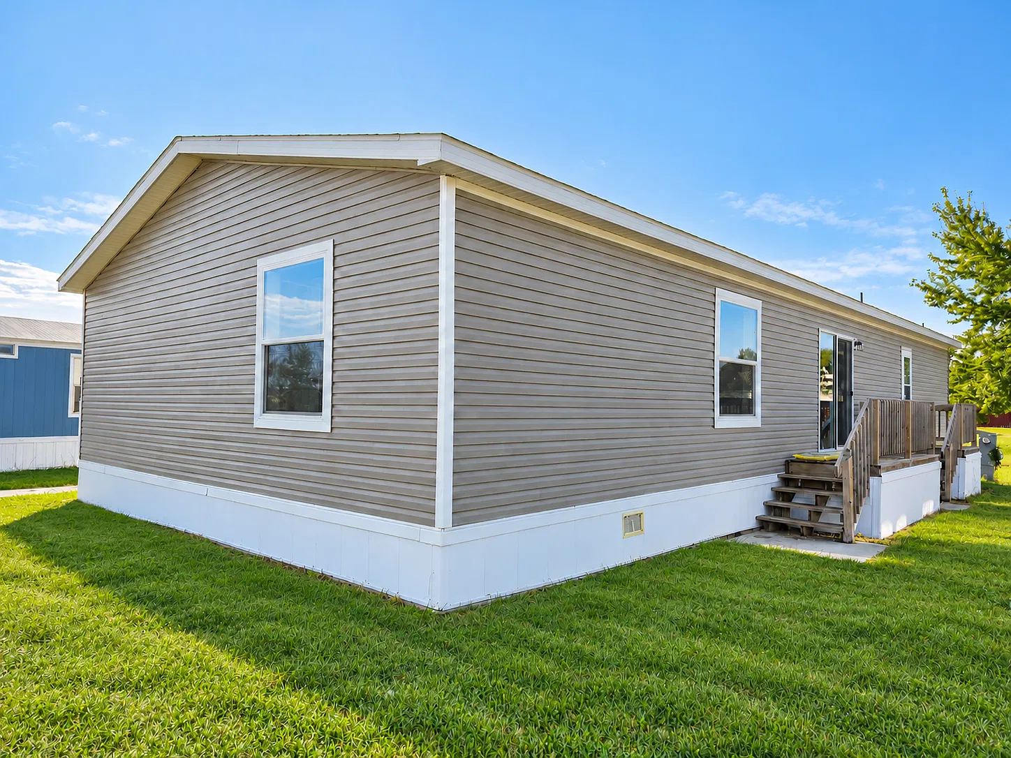 1440 W Plum St — Photo 4