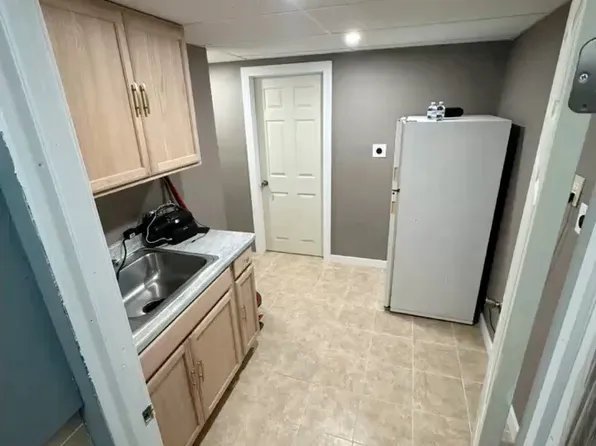 (undisclosed Address), Cranston, RI 02910