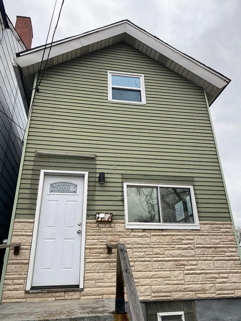 Newly Renovated 2 Bedroom In The Heart Of Bloomfield! — Photo 1