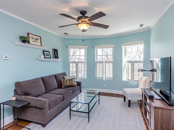 3rd image of 4708 N Wolcott Ave APT 2E