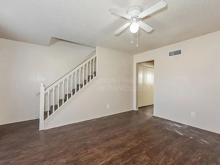 5843 Shadydell Dr — Photo 5