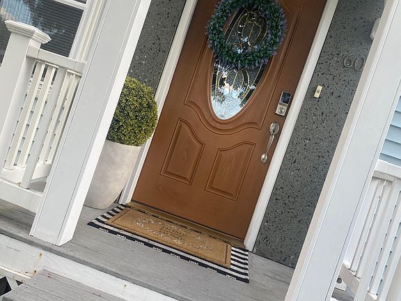 4th image of 60 McQuesten St #60