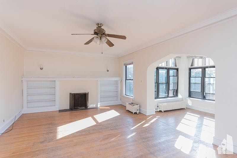 1st image of 5857 N Kenmore Ave APT 2S