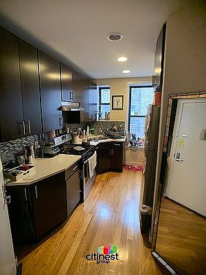 1st image of 223 7th Ave #2R
