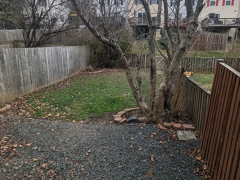 319 Fullerton Pl — Photo 16