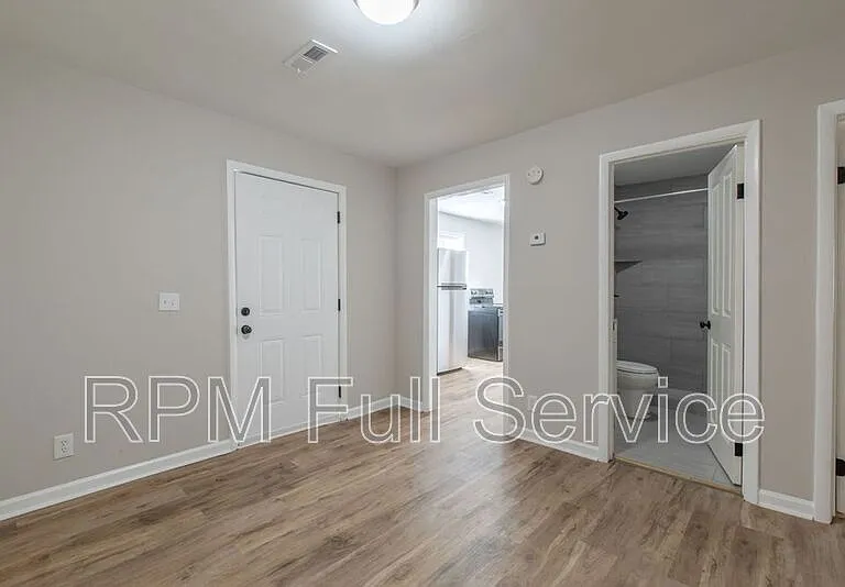 1002 N Maple St #A — Photo 7