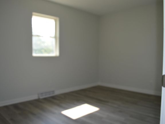 5th image of 3406 S Grand Ave
