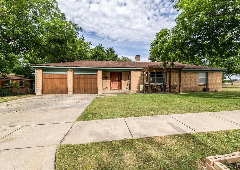 1st image of 875 Odie Dr