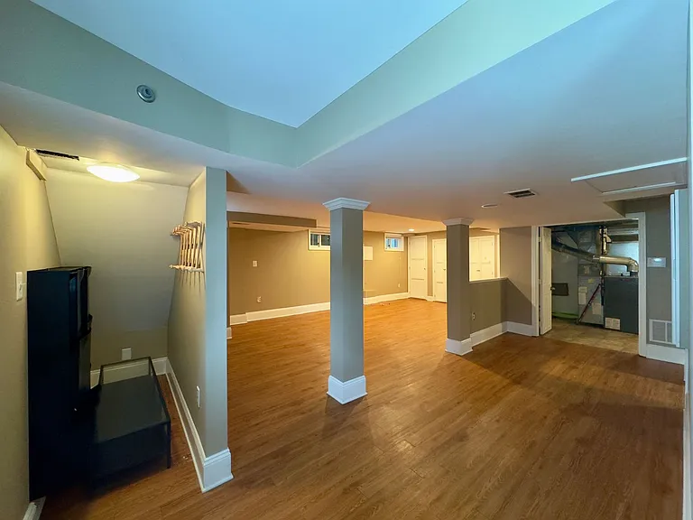 115 E Northern Pkwy — Photo 6