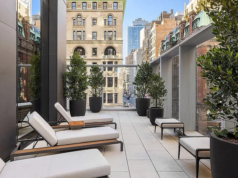 277 5th Ave #33B — Photo 30