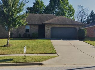 3832 W Village Ter, Springfield, MO 65810