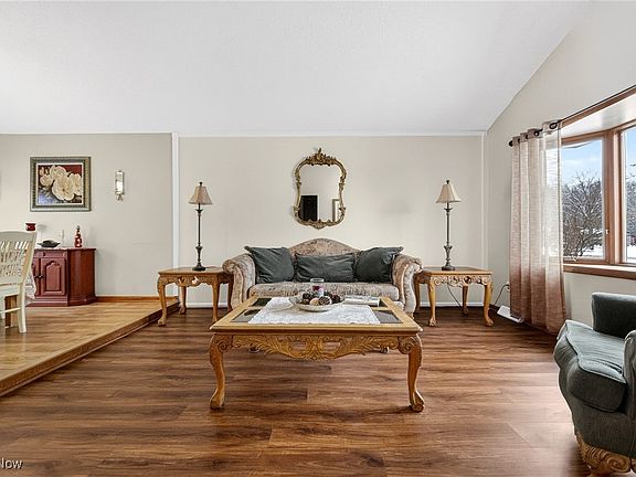 4th image of 6379 Cary Dr