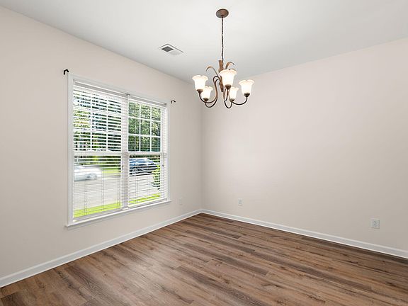 5th image of 119 Trillium Ave